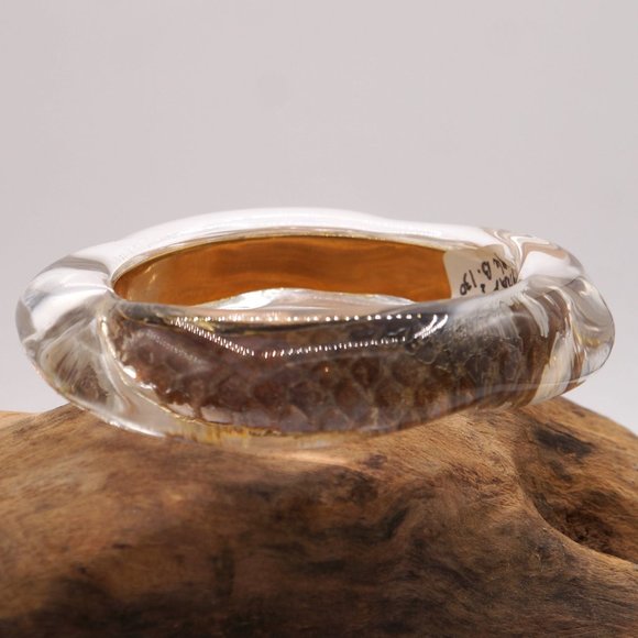 Kara Ross Exotic Snake Skin Chunky Acrylic or Lucite Wavy Bangle - Picture 5 of 13